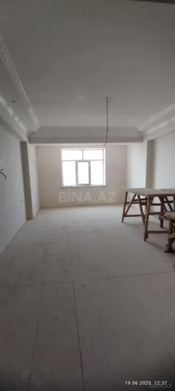 Satılır 3 otaqlı mənzil 121 m²