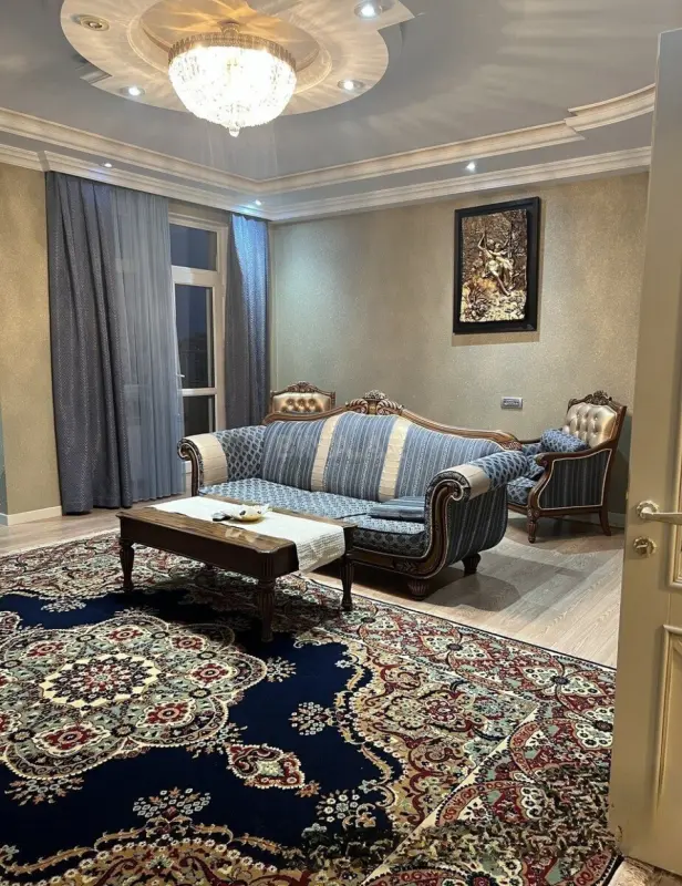 Satılır 4 otaqlı mənzil 170 m²