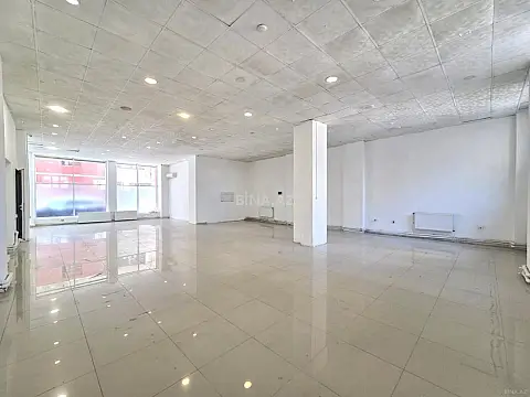 Kirayə verilir obyekt 210 m² — Bakı 210.00 m²