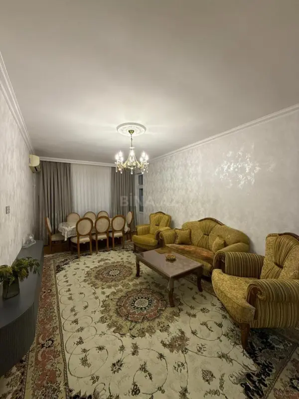 Satılır 4 otaqlı mənzil 135 m²