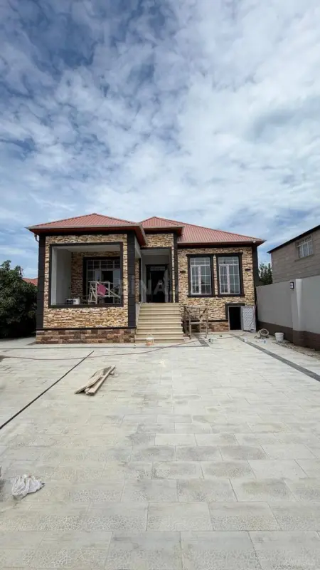 Satılır 4 otaqlı həyət evi 120 m²