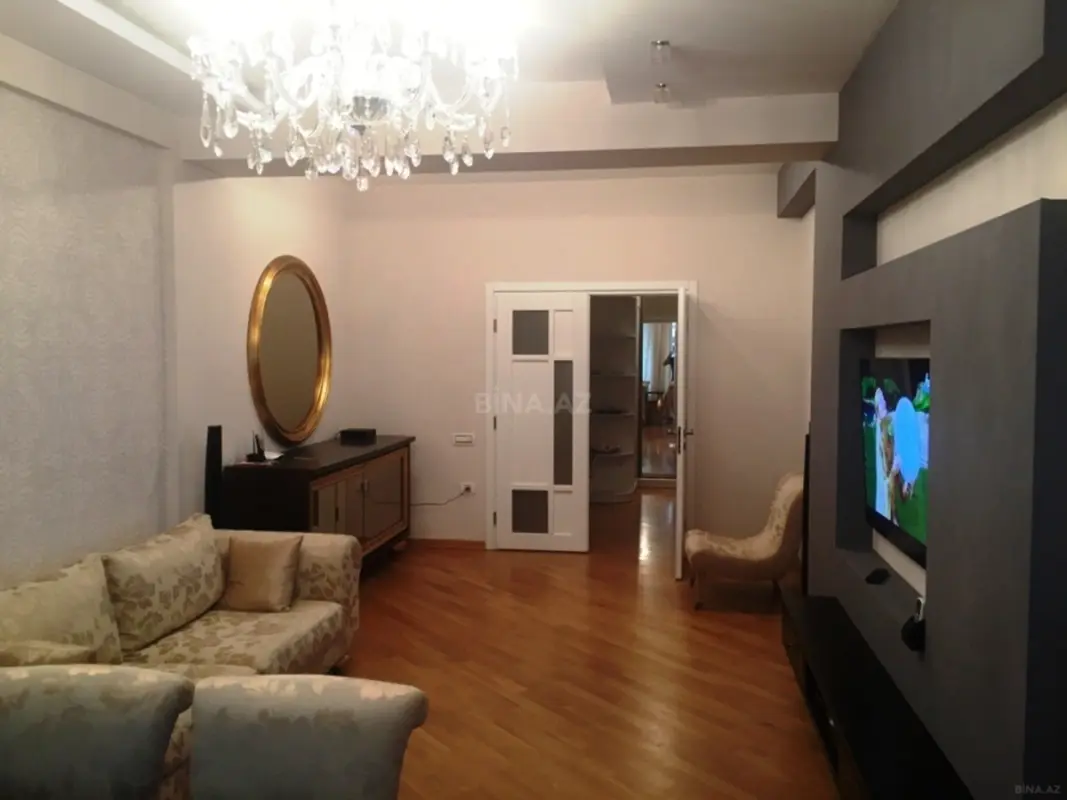 Kirayə verilir 2 otaqlı mənzil 90 m²