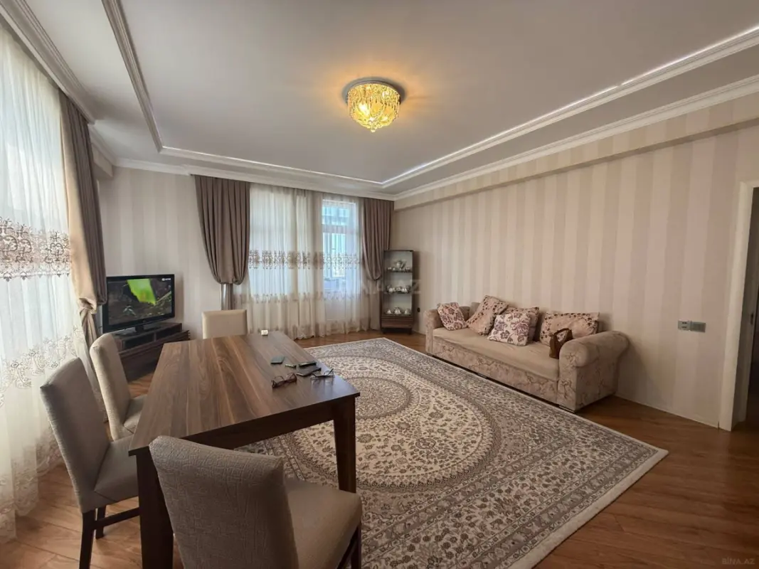 Satılır 3 otaqlı mənzil 130 m²