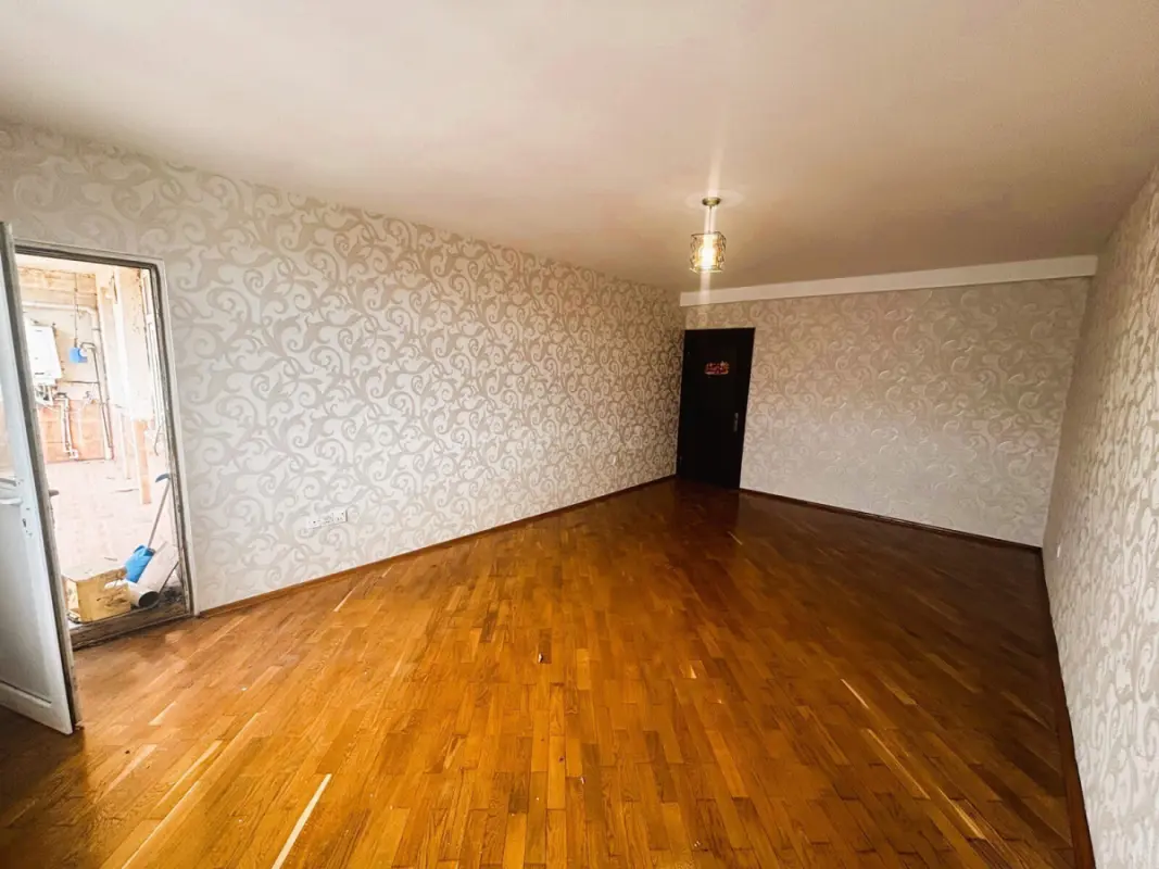 Satılır 2 otaqlı mənzil 100 m²