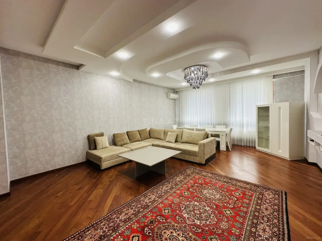 Satılır 3 otaqlı mənzil 146 m²