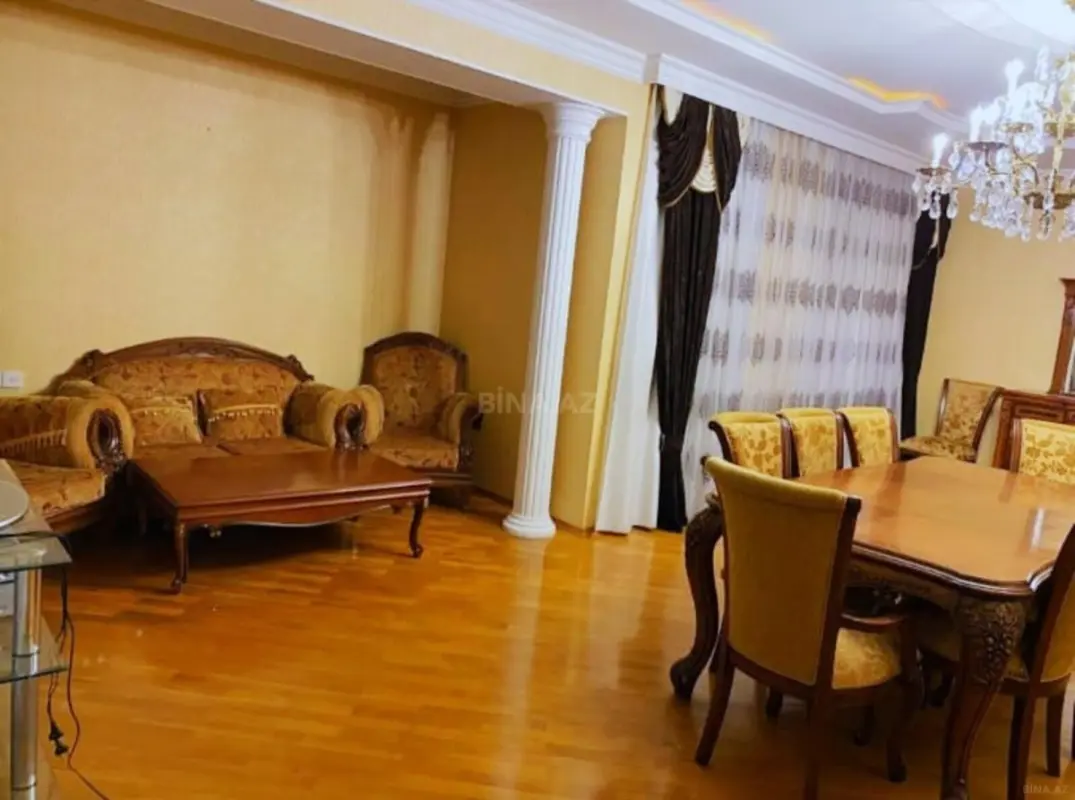 Kirayə verilir 5 otaqlı mənzil 160 m²