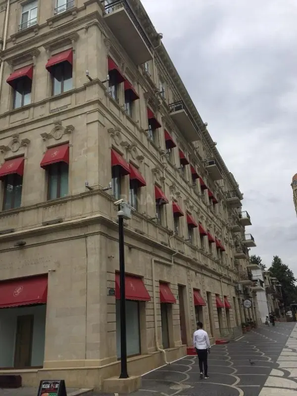 Kirayə verilir obyekt 140 m²