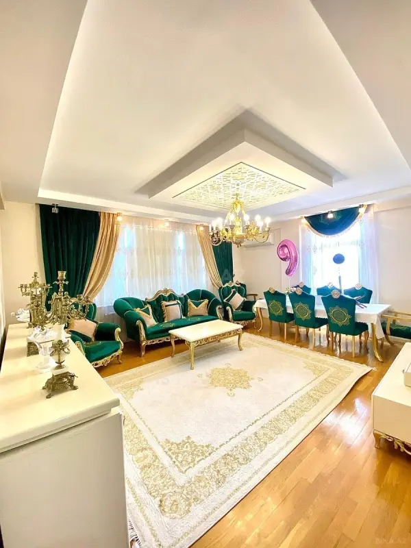 Satılır 3 otaqlı mənzil 135 m²