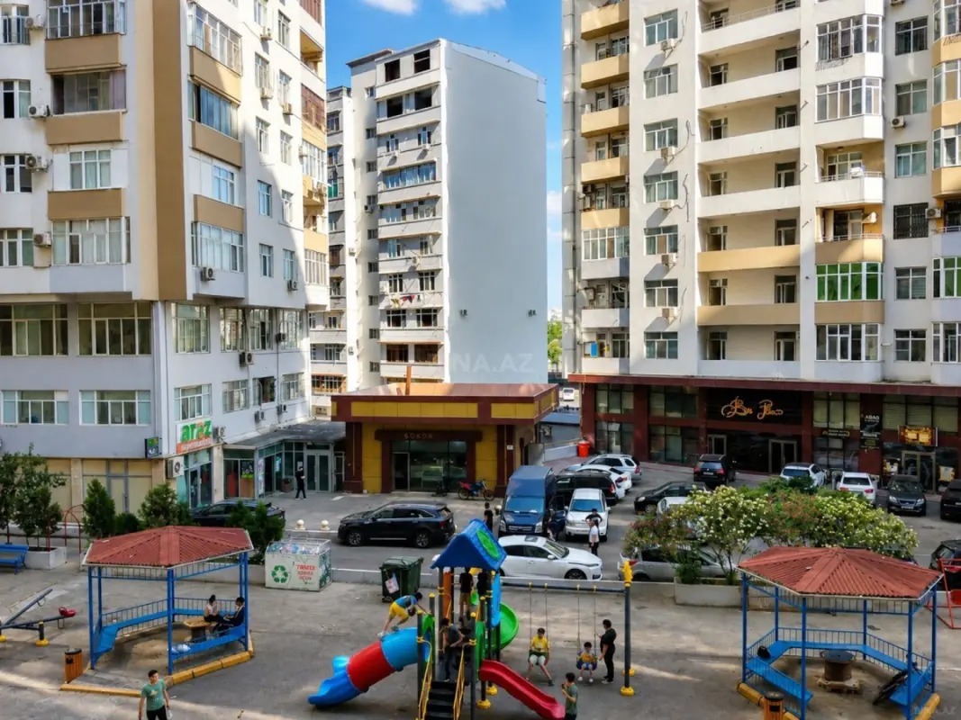 Satılır 3 otaqlı mənzil 130 m²