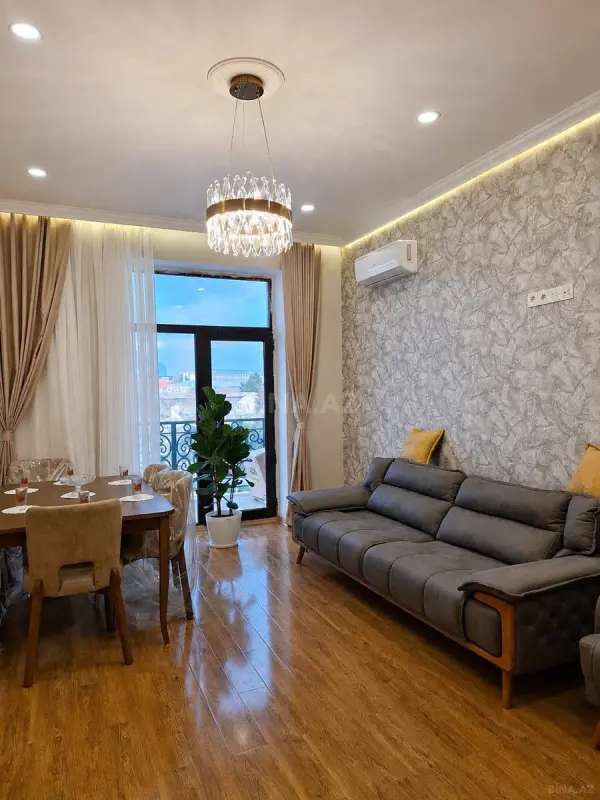 Kirayə verilir 2 otaqlı mənzil 90 m²
