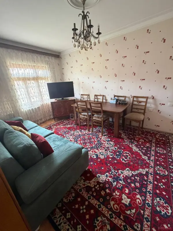 Satılır 5 otaqlı mənzil 110 m²