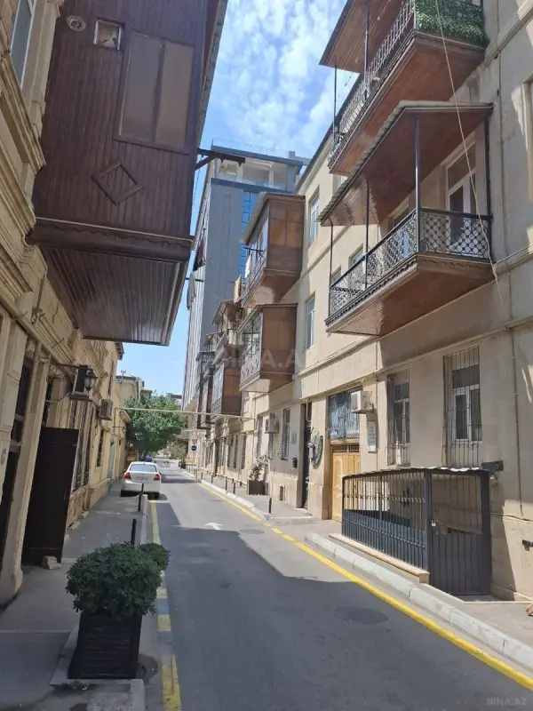 Kirayə verilir 3 otaqlı mənzil 116 m²