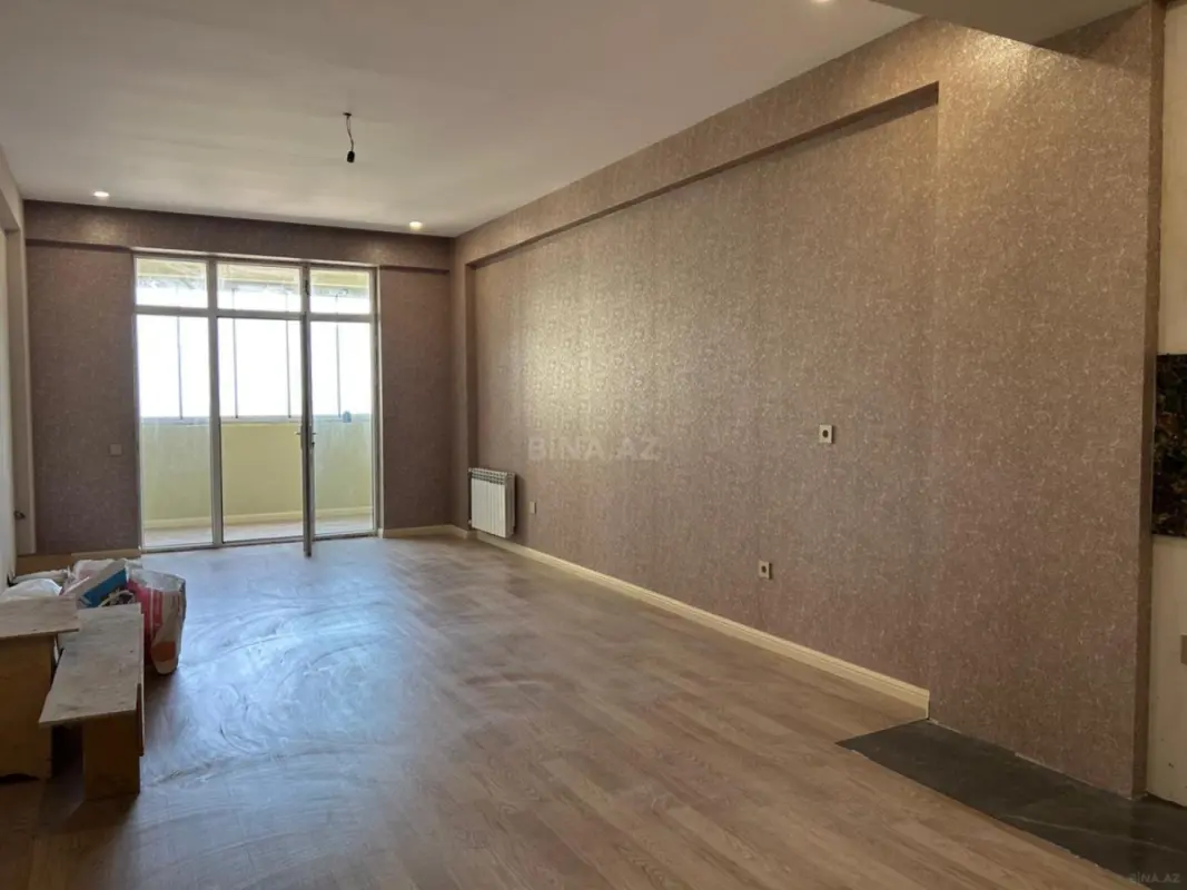 Satılır 4 otaqlı mənzil 170 m²