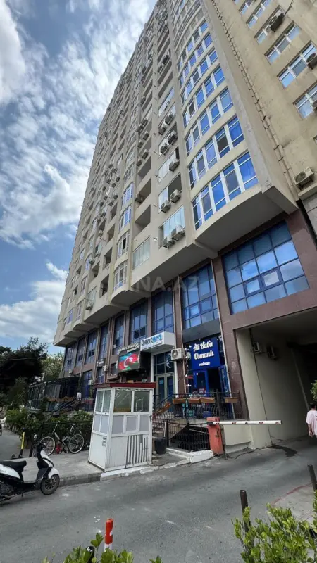 Satılır 7 otaqlı mənzil 320 m²