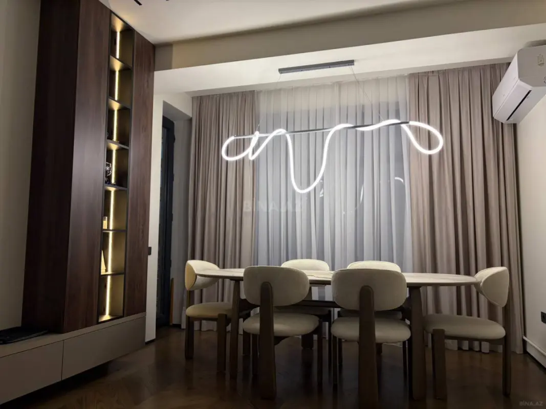 Satılır 3 otaqlı mənzil 125 m²