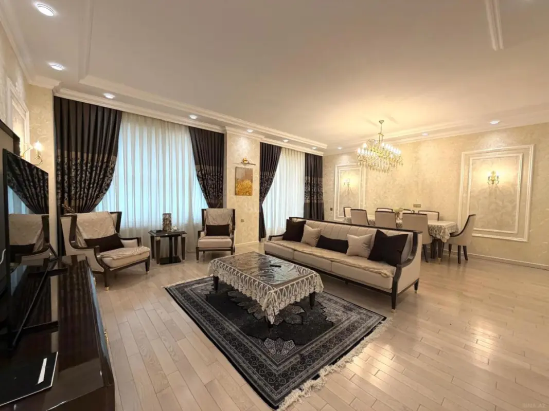 Satılır 3 otaqlı mənzil 193 m²