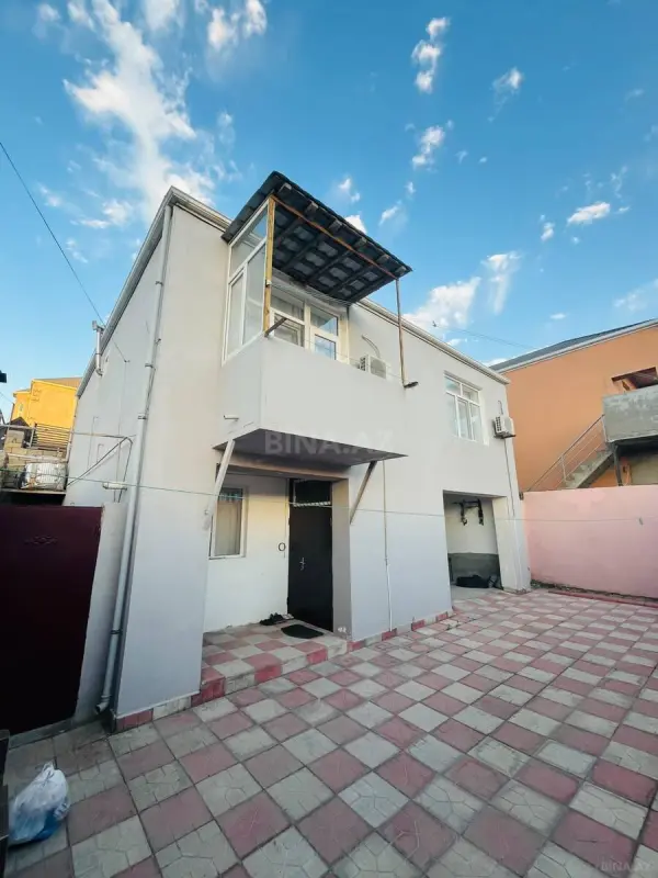 Satılır 5 otaqlı həyət evi 160 m²