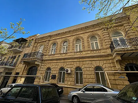 Kirayə verilir 5 otaqlı mənzil 190 m² — Bakı 5 otaq 190.00 m²