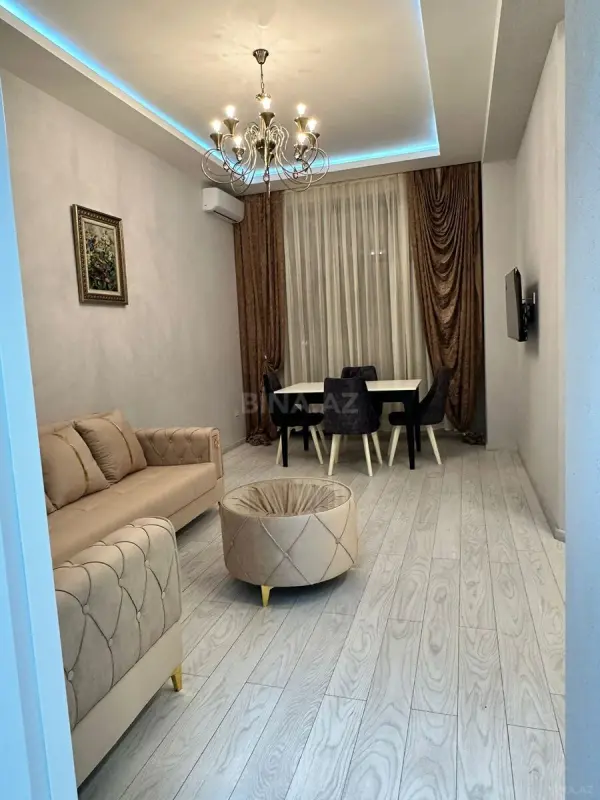 Kirayə verilir 2 otaqlı mənzil 80 m²