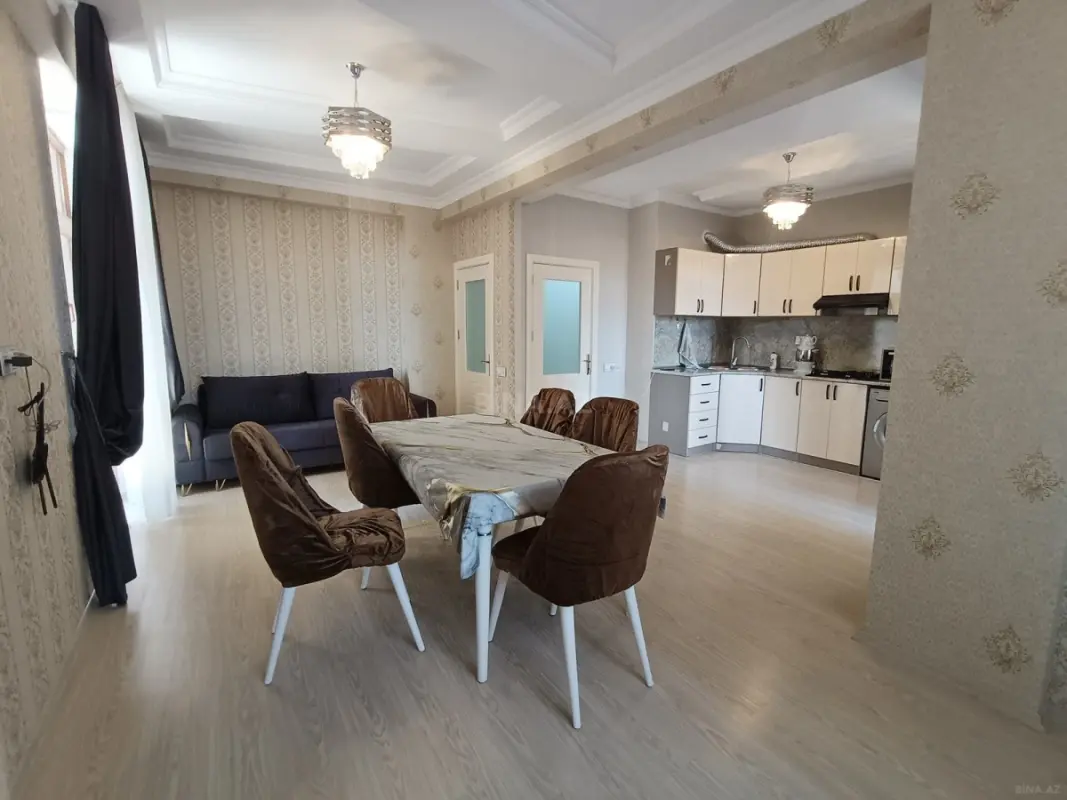 Kirayə verilir 3 otaqlı mənzil 118 m²
