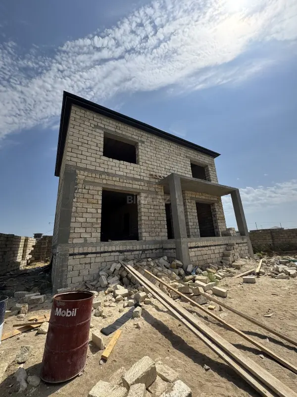 Satılır 6 otaqlı həyət evi 220 m²