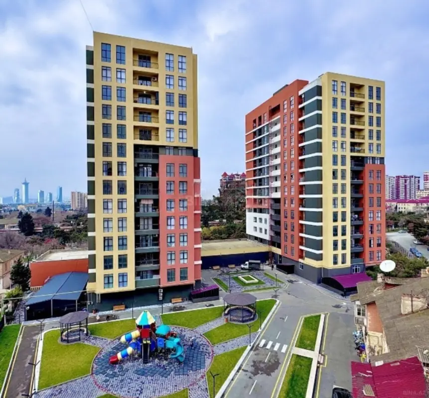 Satılır 3 otaqlı mənzil 115 m²