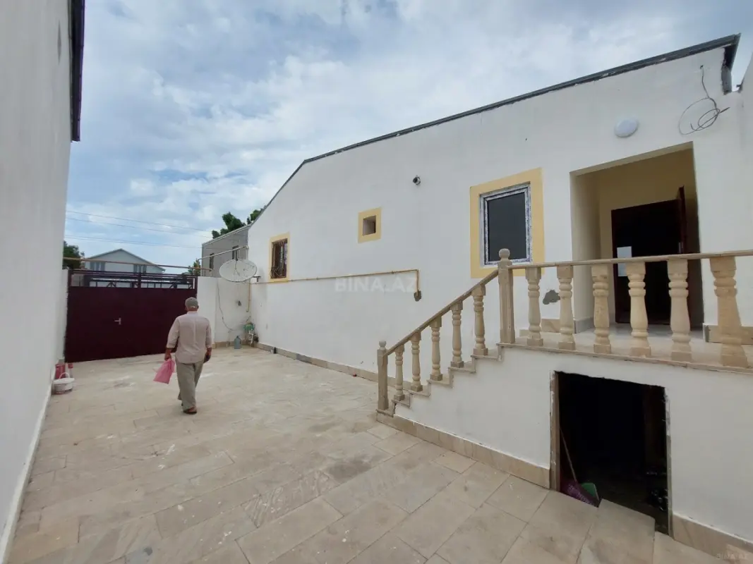 Satılır 4 otaqlı həyət evi 100 m²