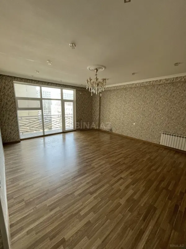 Satılır 3 otaqlı mənzil 145 m²