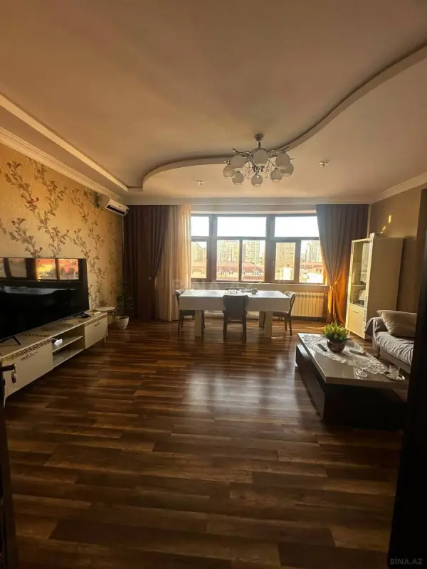 Satılır 3 otaqlı mənzil 137 m²