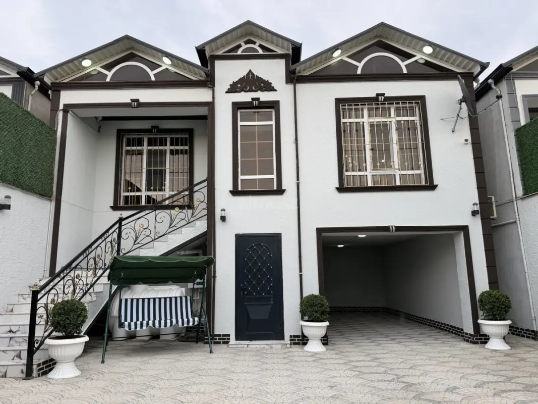 Satılır 6 otaqlı həyət evi 240 m²