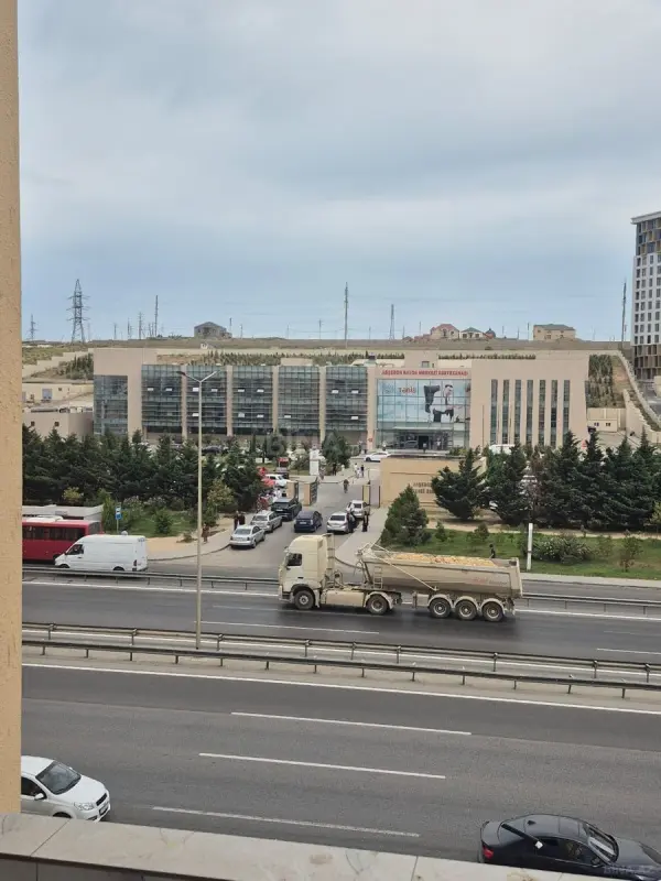 Satılır 2 otaqlı mənzil 61 m²