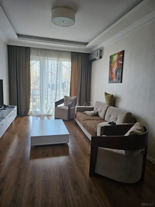 Satılır 4 otaqlı mənzil 100 m²