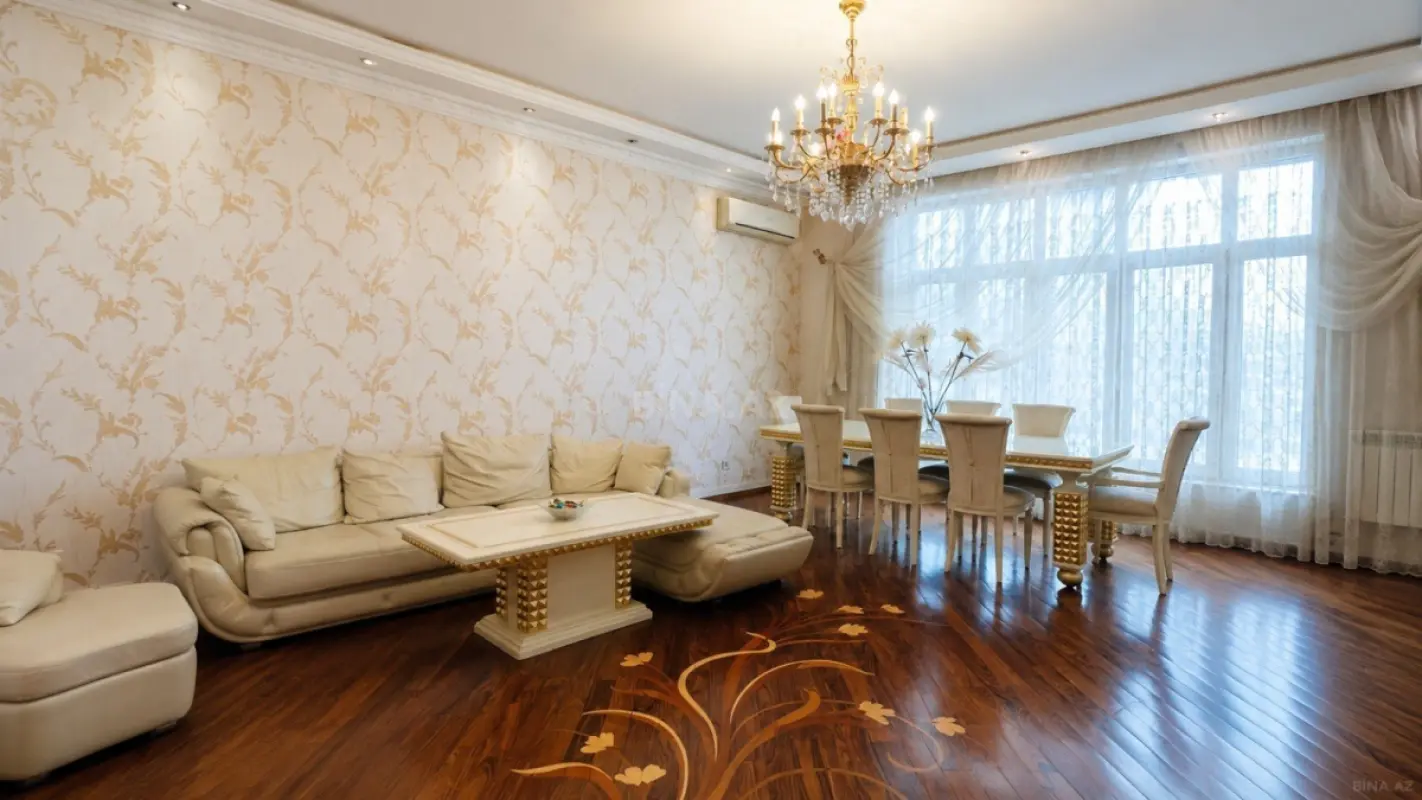 Satılır 3 otaqlı mənzil 120 m²