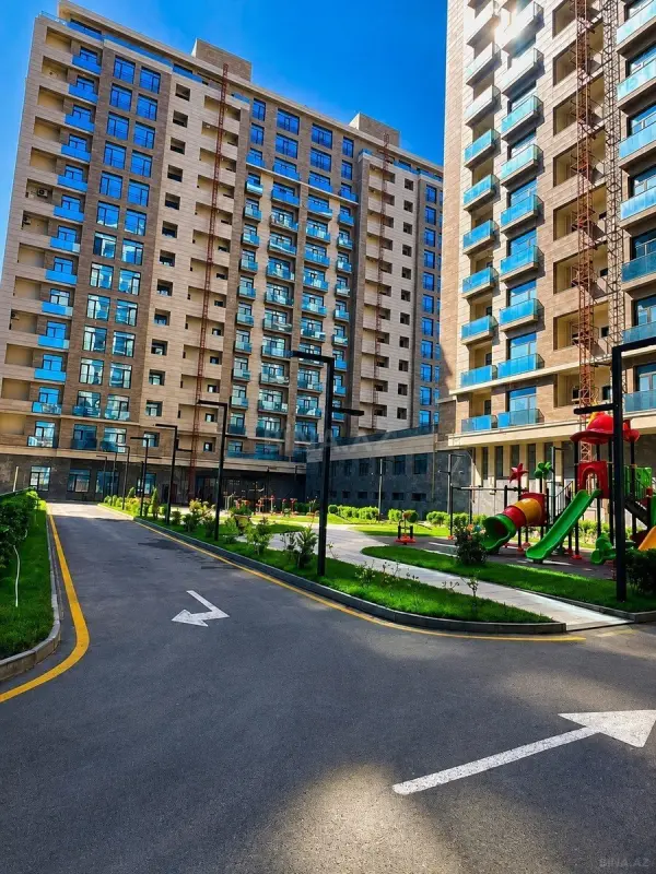 Satılır 4 otaqlı mənzil 167 m²