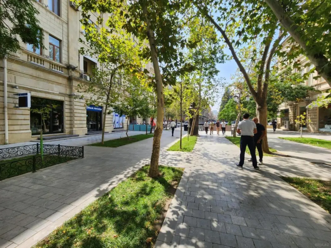 Kirayə verilir 2 otaqlı mənzil 74 m²
