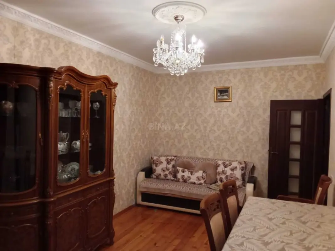 Satılır 4 otaqlı mənzil 105 m²