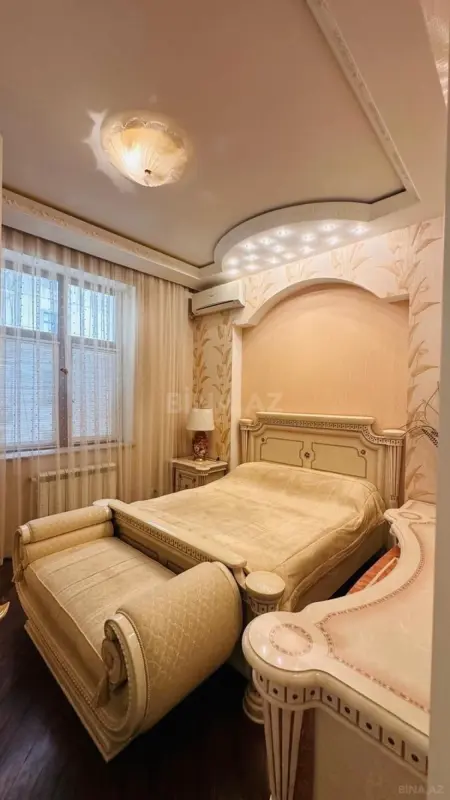 Satılır 3 otaqlı mənzil 120 m²