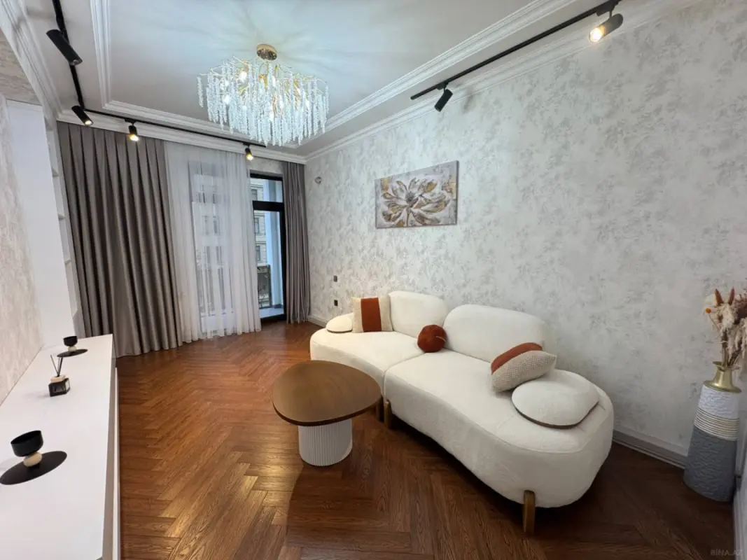 Satılır 2 otaqlı mənzil 67 m²