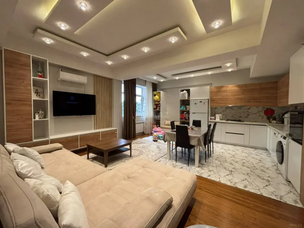 Satılır 3 otaqlı mənzil 130 m²