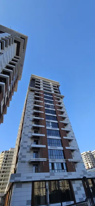 Satılır 3 otaqlı mənzil 98 m²