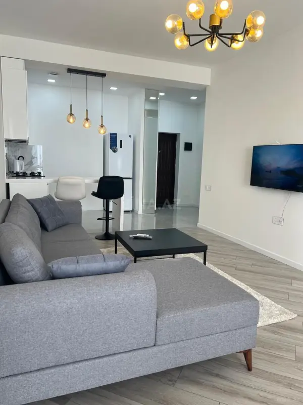 Kirayə verilir 2 otaqlı mənzil 71 m²
