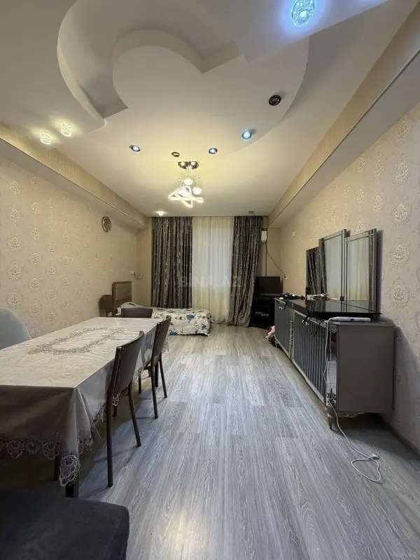 Satılır 2 otaqlı mənzil 83 m²