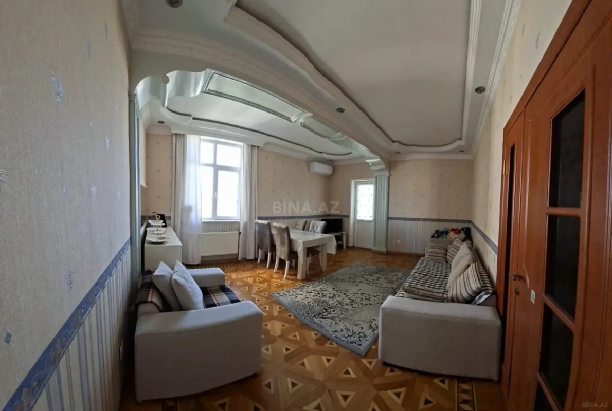 Satılır 2 otaqlı mənzil 77 m²