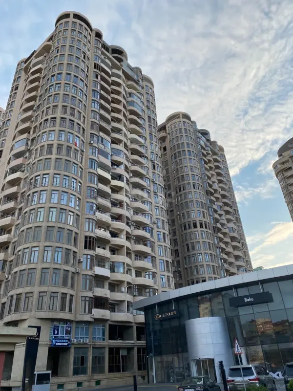 Satılır 2 otaqlı mənzil 80 m²