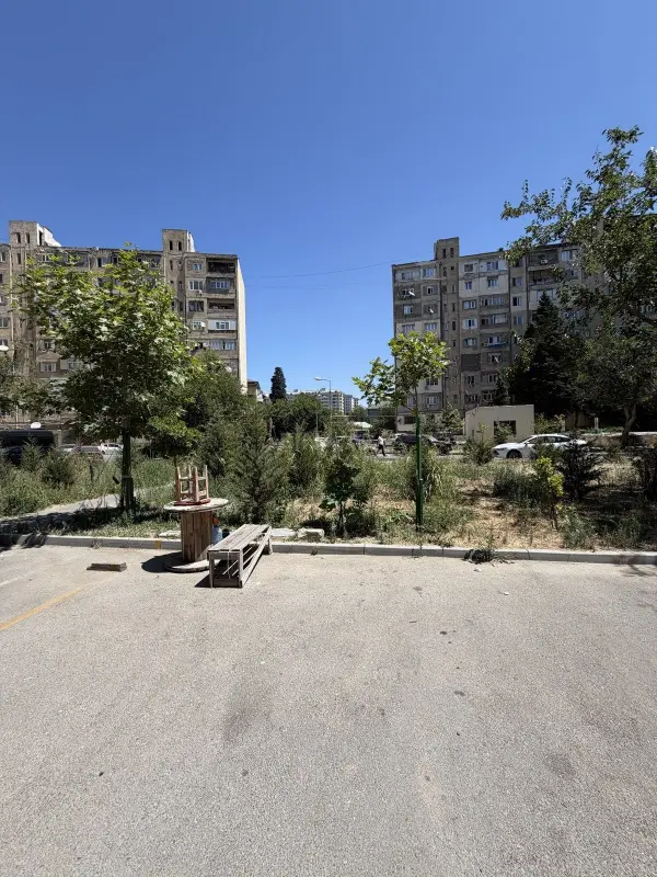 Satılır 4 otaqlı mənzil 120 m²