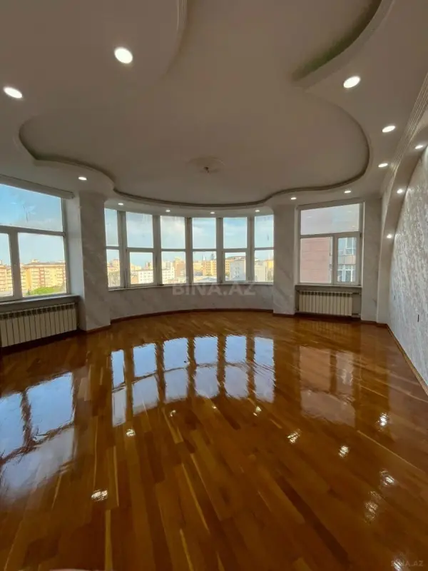 Satılır 3 otaqlı mənzil 160 m²