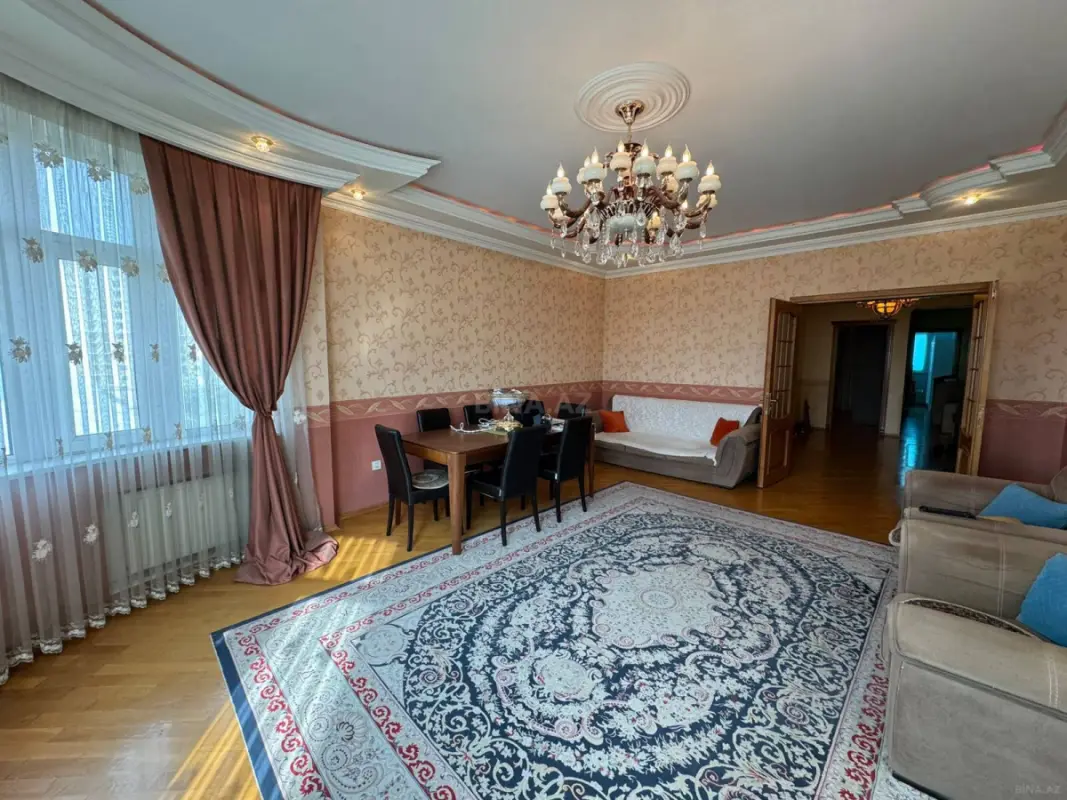 Satılır 3 otaqlı mənzil 120 m²