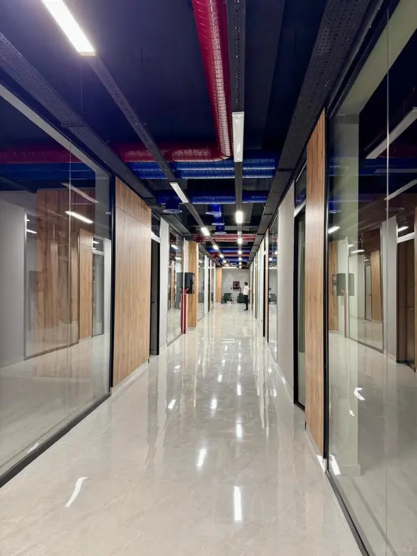 Kirayə verilir 1 otaqlı ofis 92 m²