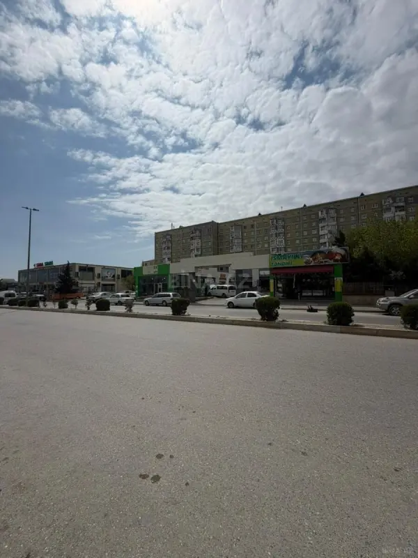 Satılır obyekt 700 m²