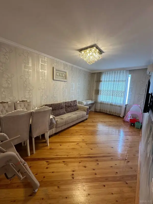 Satılır 4 otaqlı mənzil 100 m²